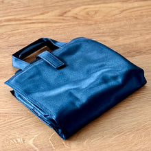 Charger l&#39;image dans la galerie, 1201 - Vanity Case